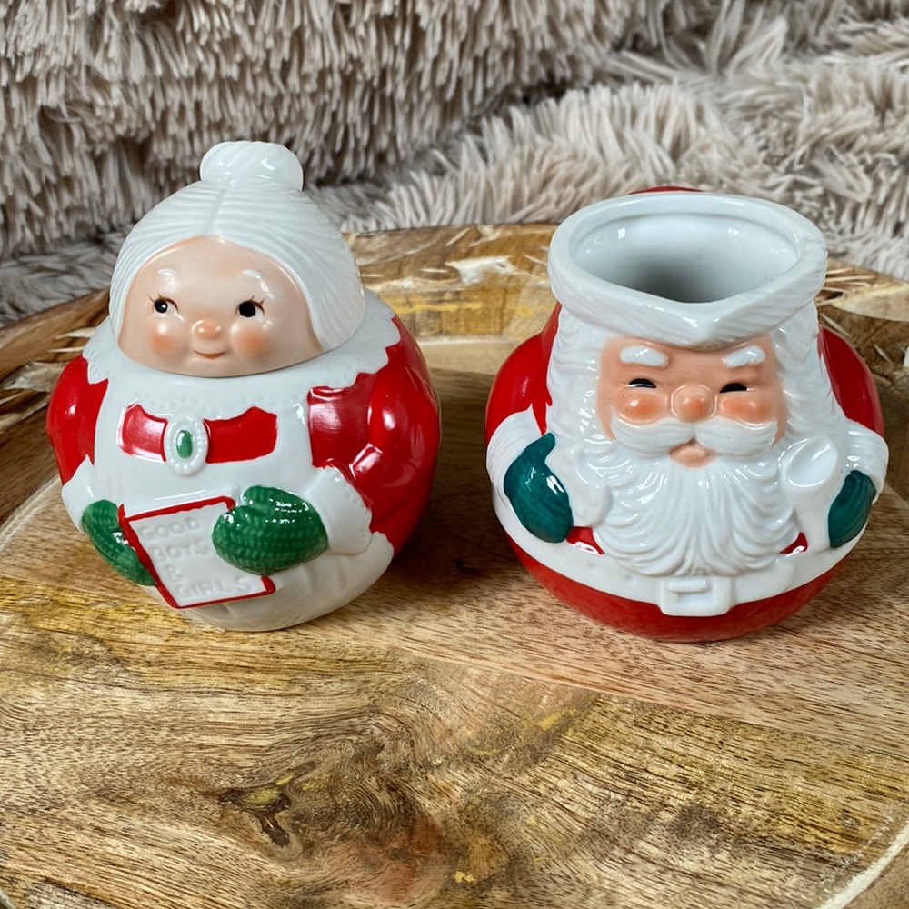 VINTAGE AVON 1983 MR & MRS CLAUSE SUGAR & CREAMER SET EUC